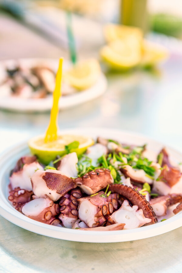 Italiaanse salade met inktvis